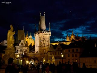🇨🇿 Малко класическа Прага. ❤️

Старият град, Вълтава, Карловият мост и онези гледки, заради които можеш просто да вървиш с часове. В моя случай… 21,11 километра за един ден. 🙄

И да, това ми беше второто идване в Прага. Със сигурност няма да е последното.

📍 Целият ми маршрут и пътеписът от Прага са тук 👇#
www.andreydenovski.com/one-day-in-prague-czechia/

#prague #czechia #visitprague #praha travelphotography